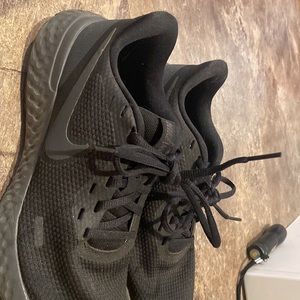 Nike Revolutions size 6.5